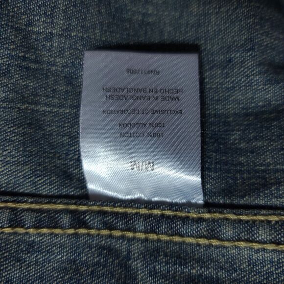 VTG Levi's Red Tab Denim Long Sleeve Button Up Pearl Snap Women Sz Med western - Picture 16 of 16